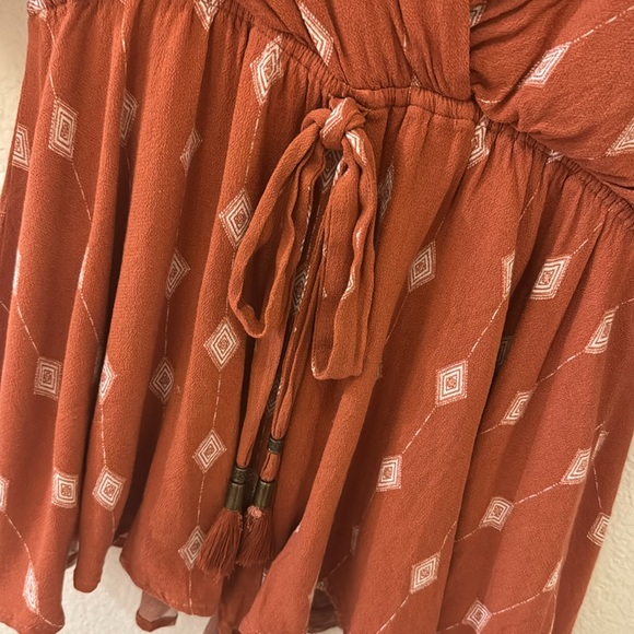 Dress Form | Front Tie Tribal Printed Romper - Picture 4 of 4